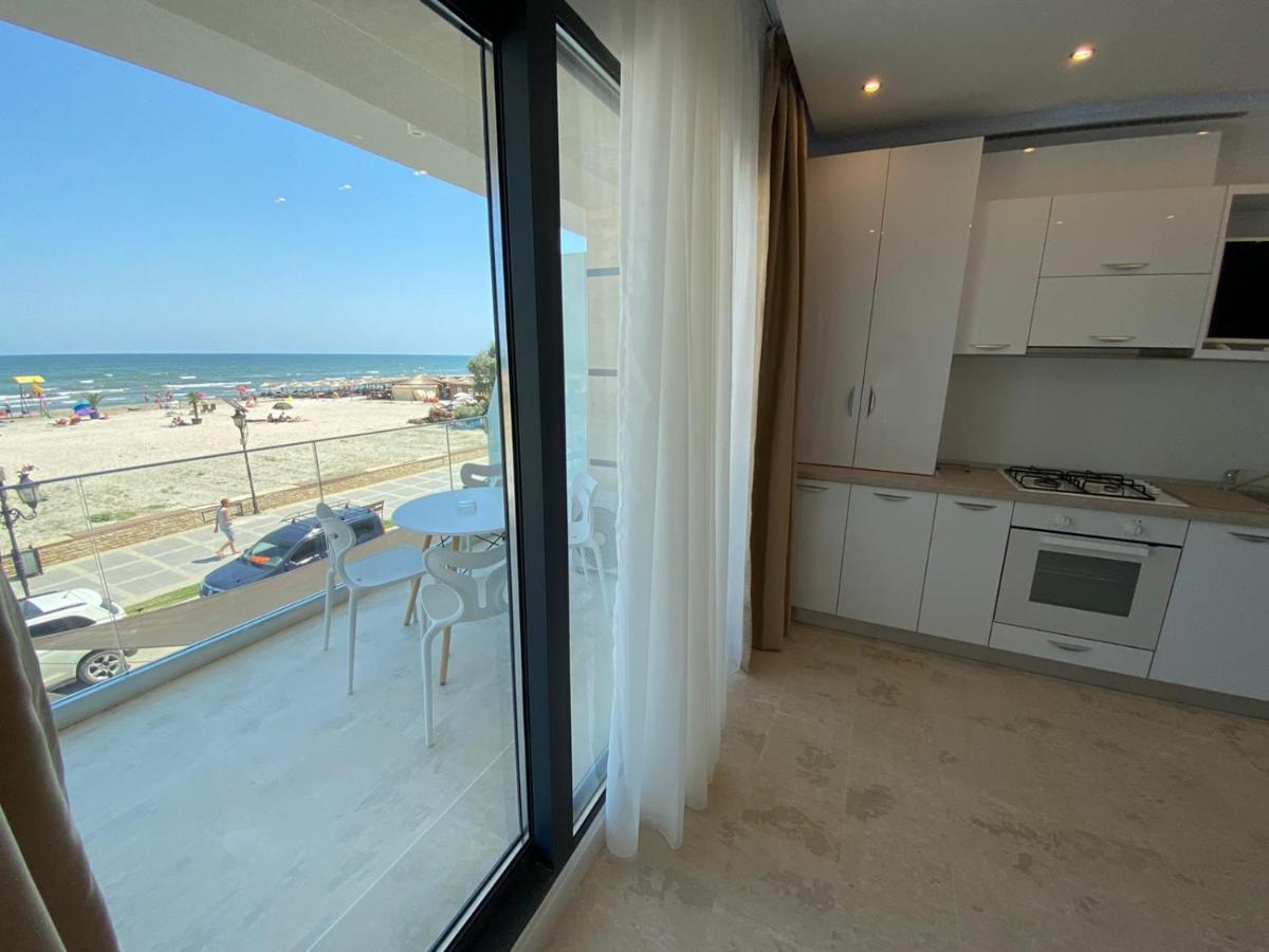 Apartament Ella Front View นาโวดาริ ภายนอก รูปภาพ