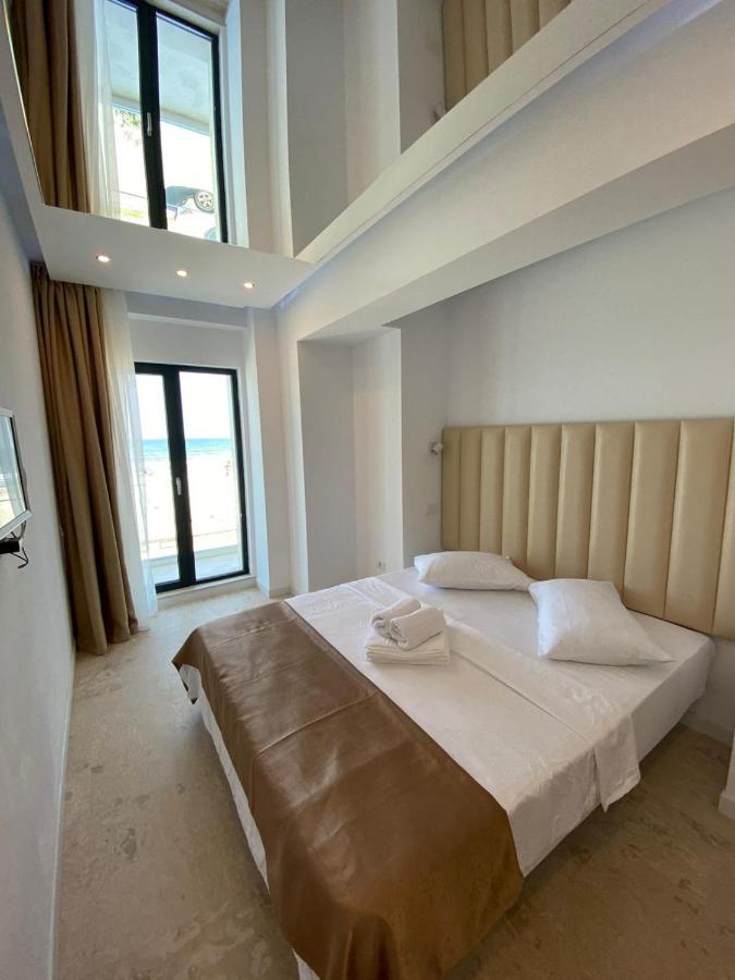 Apartament Ella Front View นาโวดาริ ภายนอก รูปภาพ