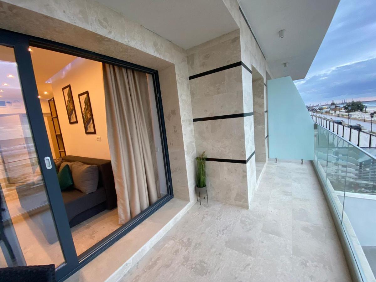 Apartament Ella Front View นาโวดาริ ภายนอก รูปภาพ
