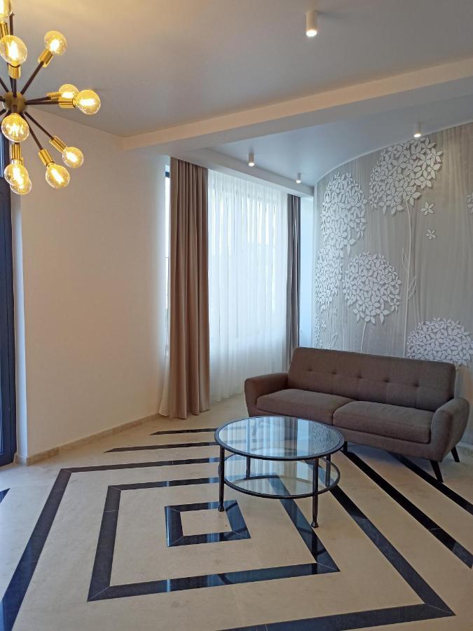 Apartament Ella Front View นาโวดาริ ภายนอก รูปภาพ